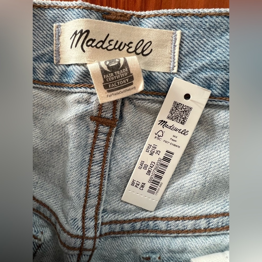 NWT Madewell Superwide-Leg Jeans in Cather Wash: Button-Front Edition - 25 - Picture 7 of 11